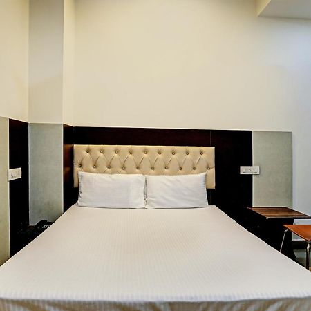 Oyo Hotel The Red Hut Chandīgarh Εξωτερικό φωτογραφία