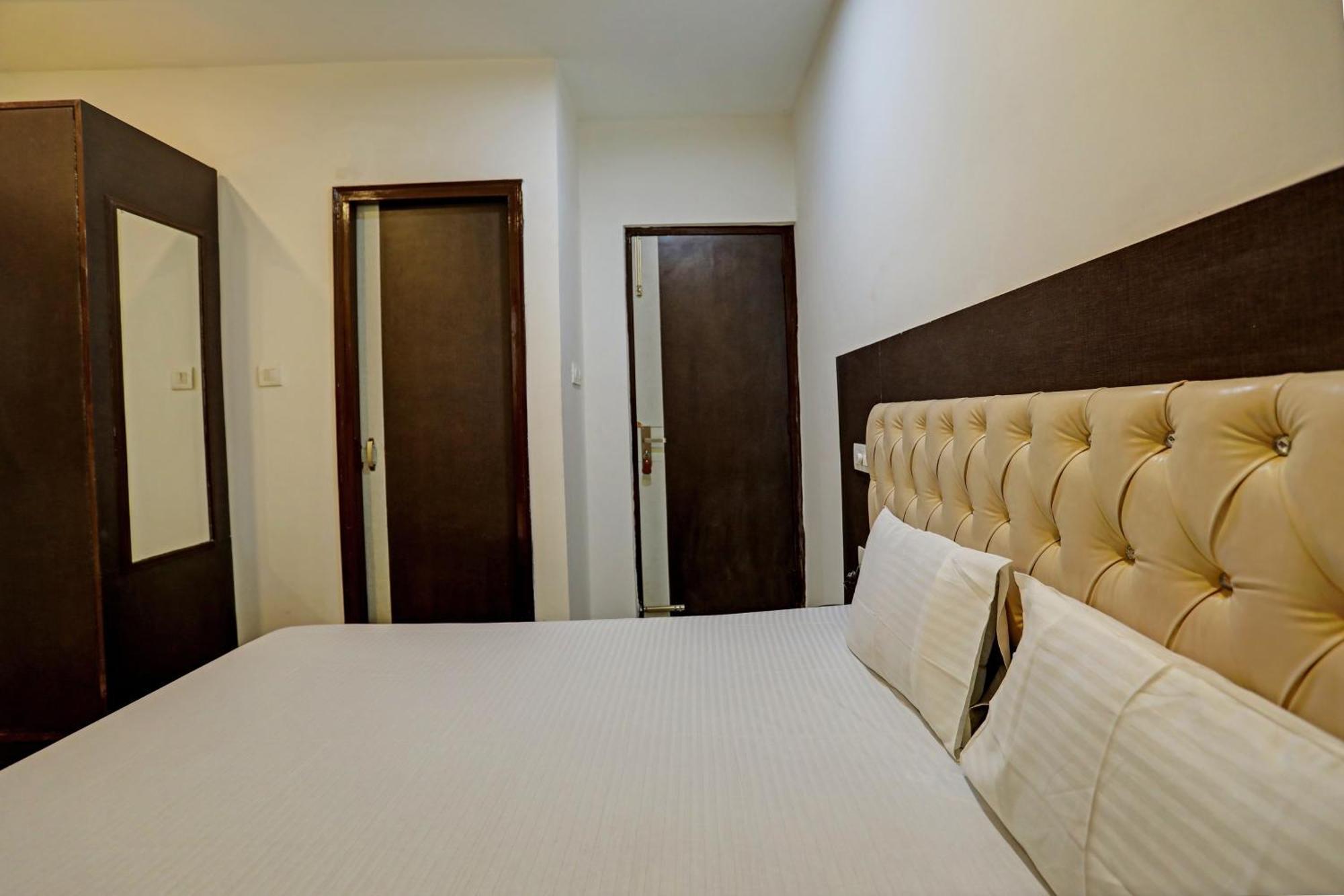 Oyo Hotel The Red Hut Chandīgarh Εξωτερικό φωτογραφία