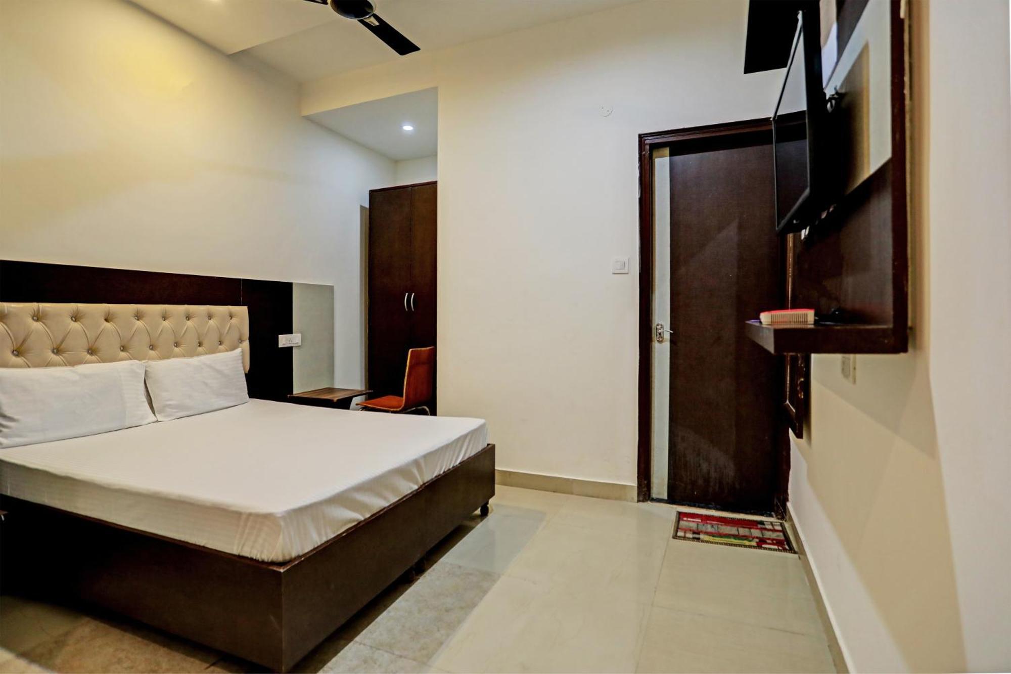 Oyo Hotel The Red Hut Chandīgarh Εξωτερικό φωτογραφία