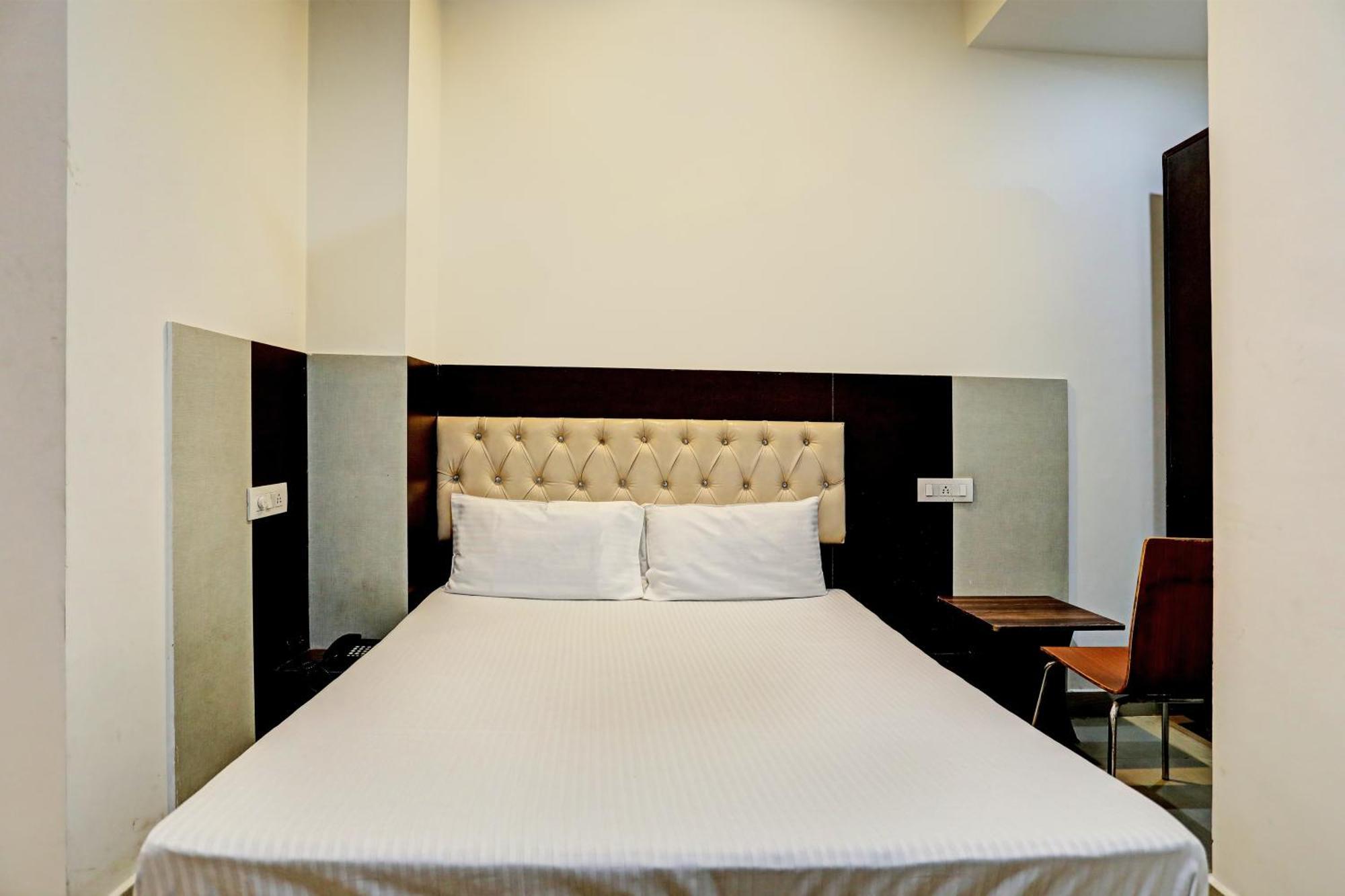 Oyo Hotel The Red Hut Chandīgarh Εξωτερικό φωτογραφία
